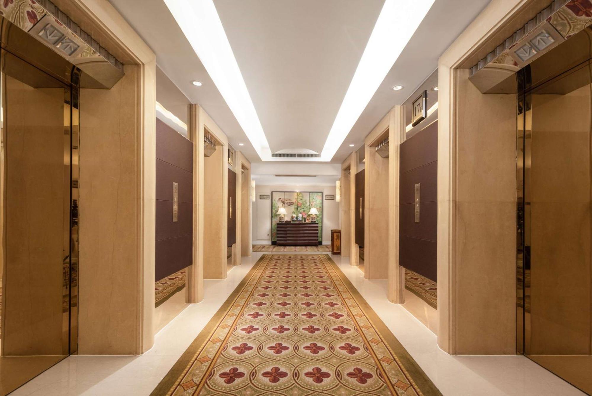 Ramada Plaza Optics Valley Hotel Wuhan Extérieur photo