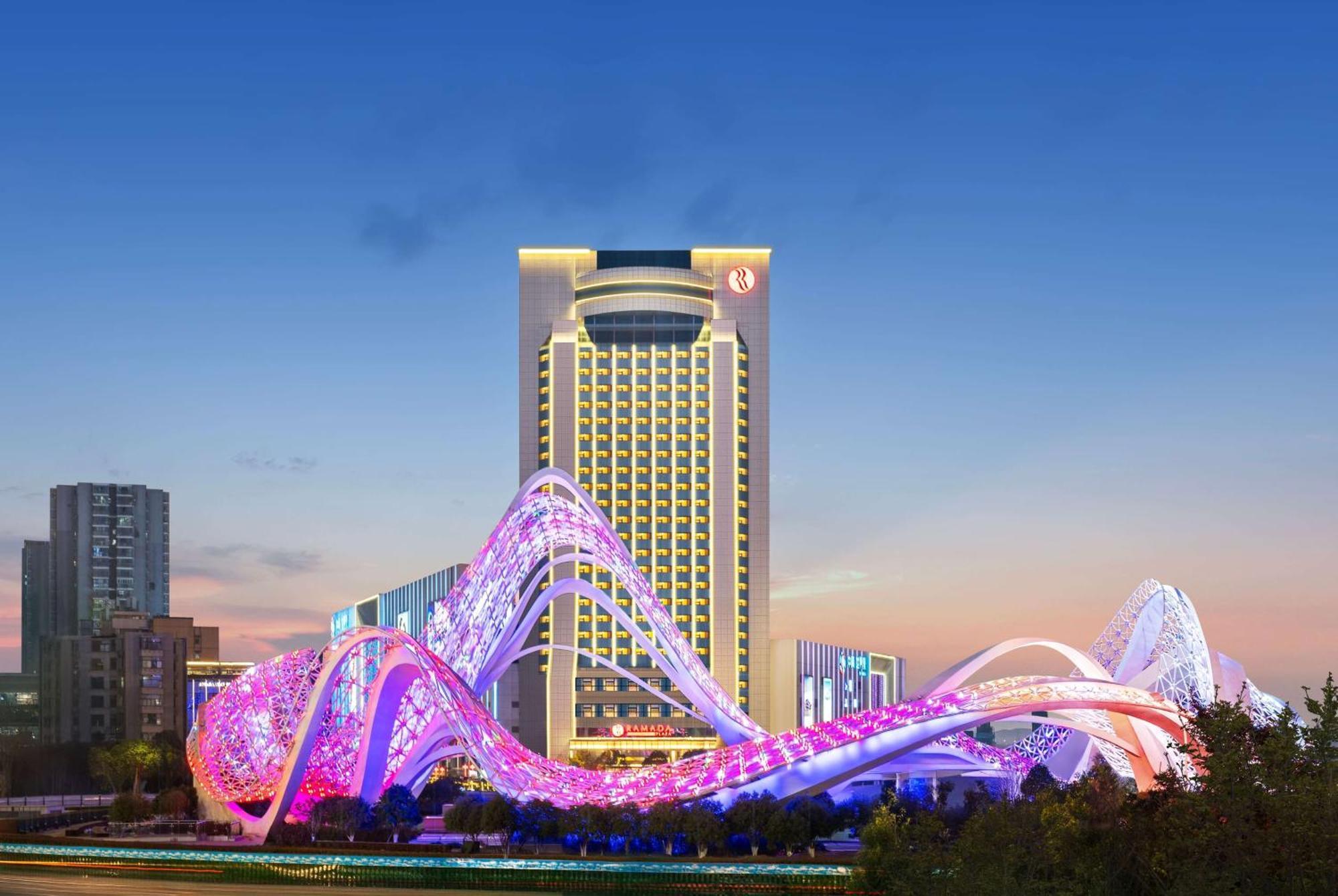 Ramada Plaza Optics Valley Hotel Wuhan Extérieur photo