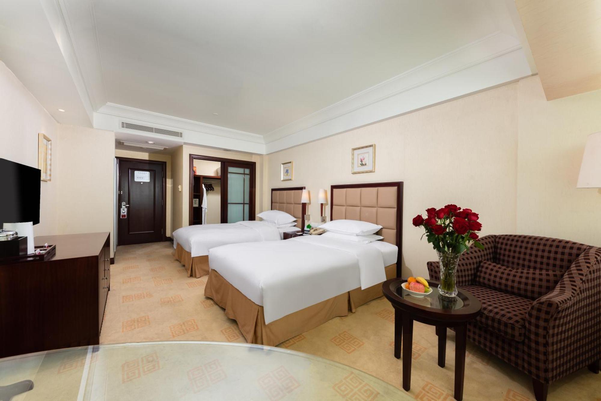 Ramada Plaza Optics Valley Hotel Wuhan Extérieur photo