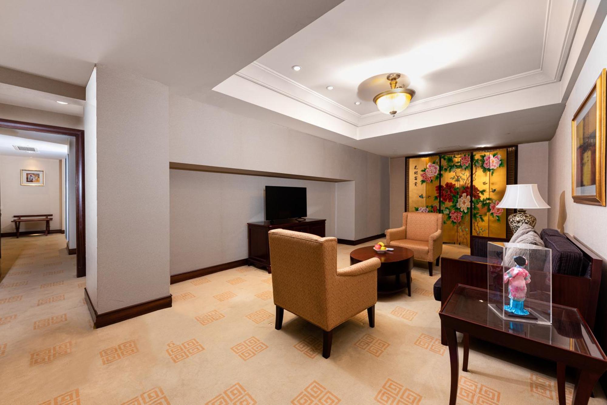 Ramada Plaza Optics Valley Hotel Wuhan Extérieur photo