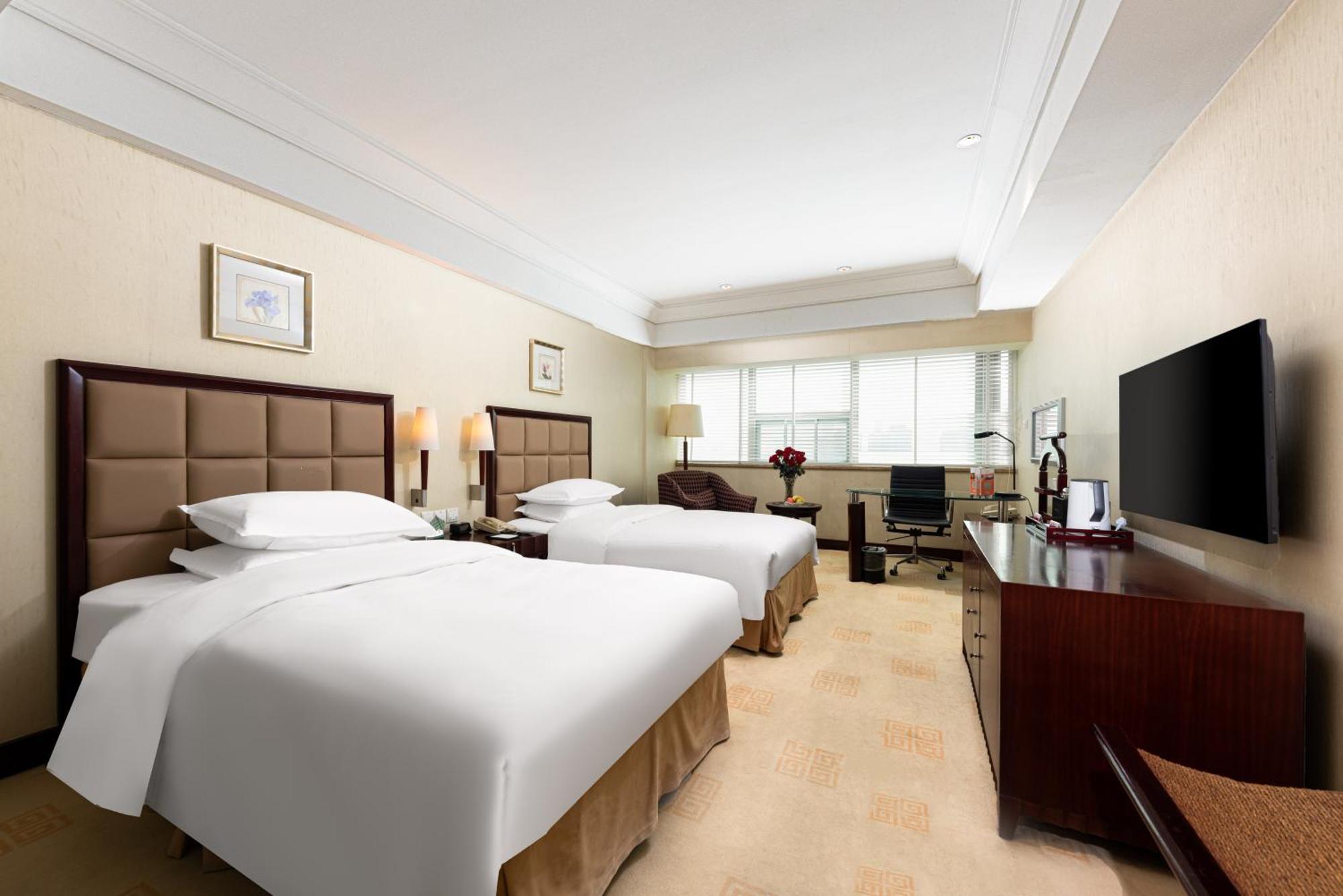 Ramada Plaza Optics Valley Hotel Wuhan Extérieur photo