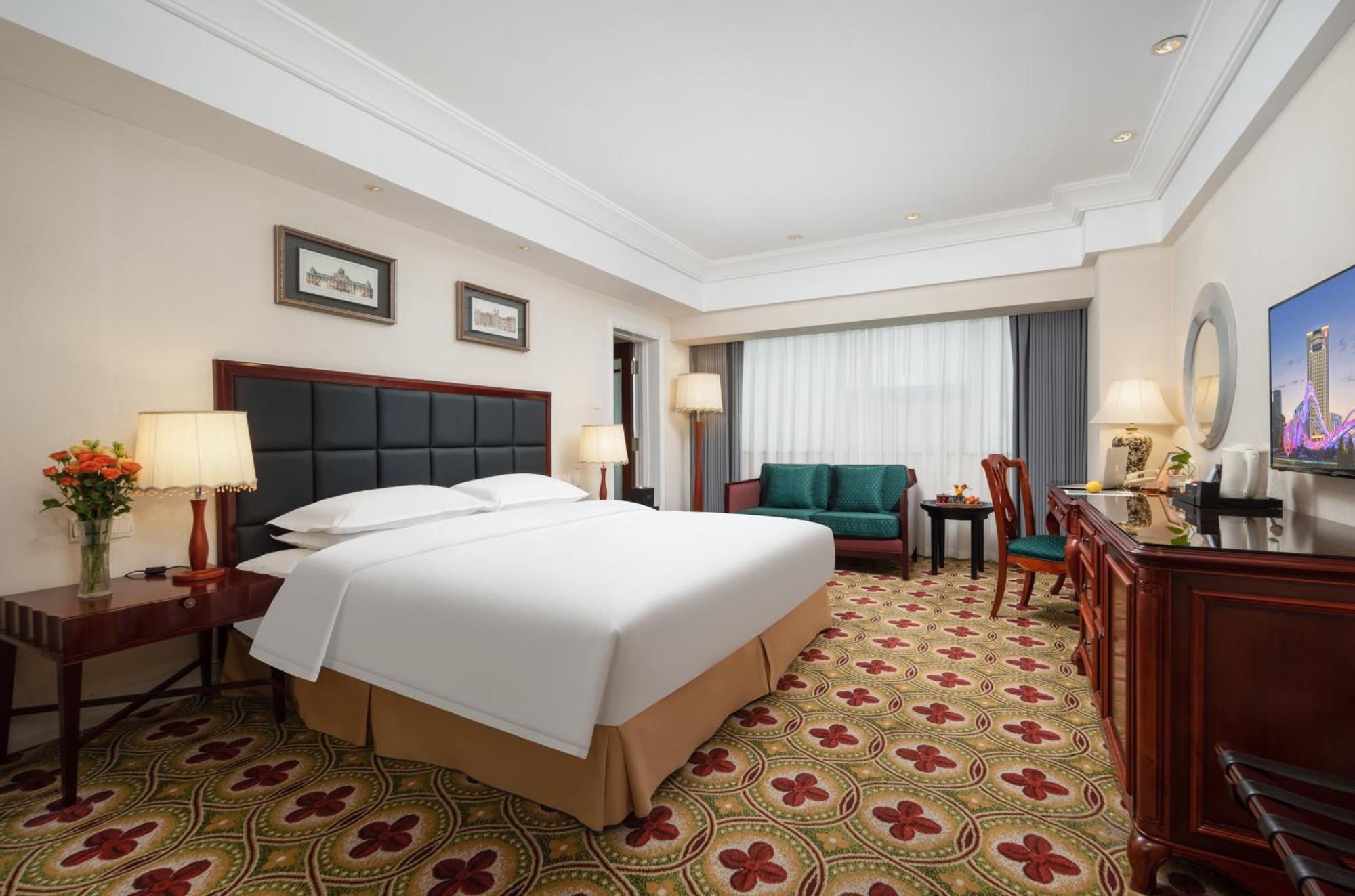 Ramada Plaza Optics Valley Hotel Wuhan Extérieur photo