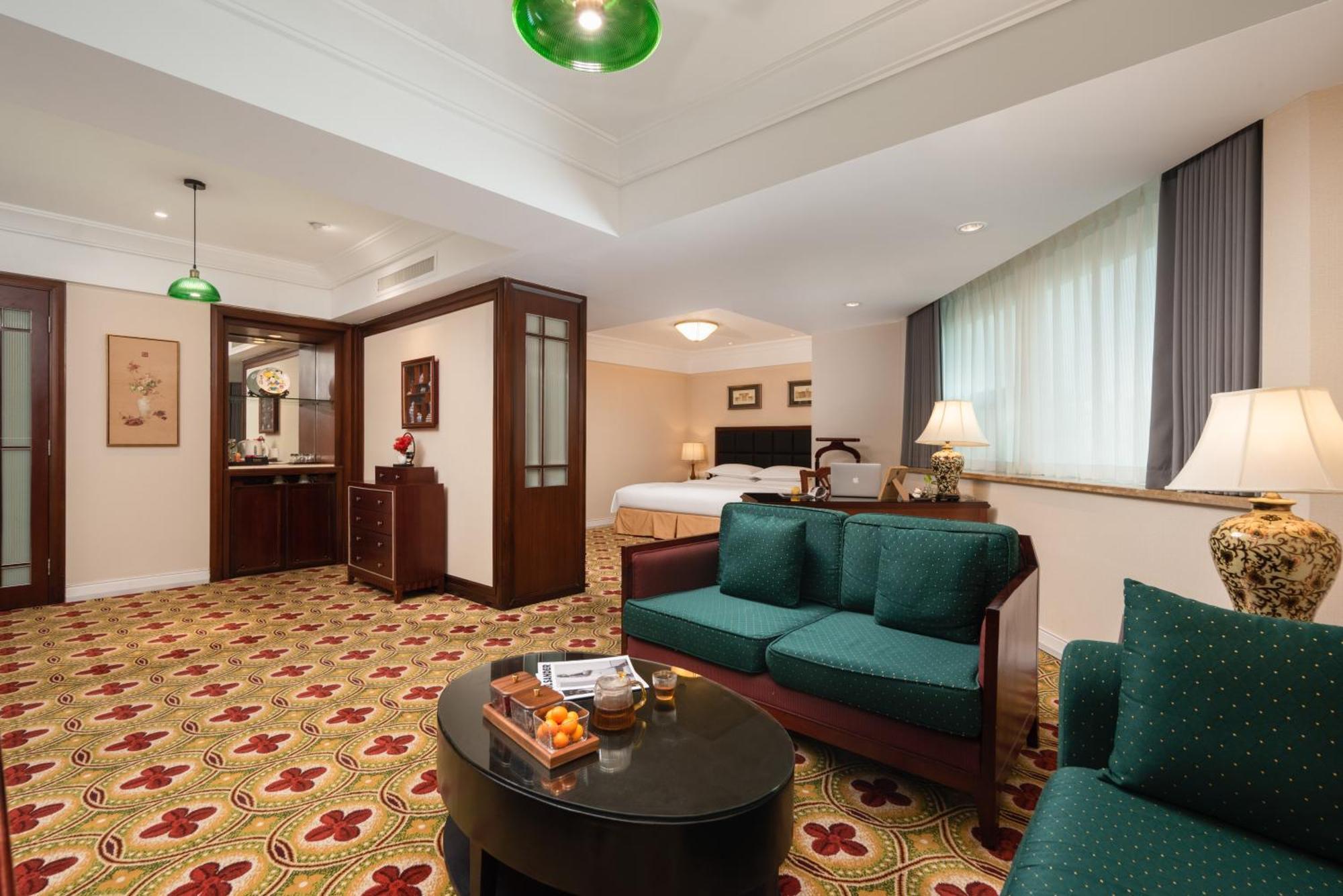 Ramada Plaza Optics Valley Hotel Wuhan Extérieur photo