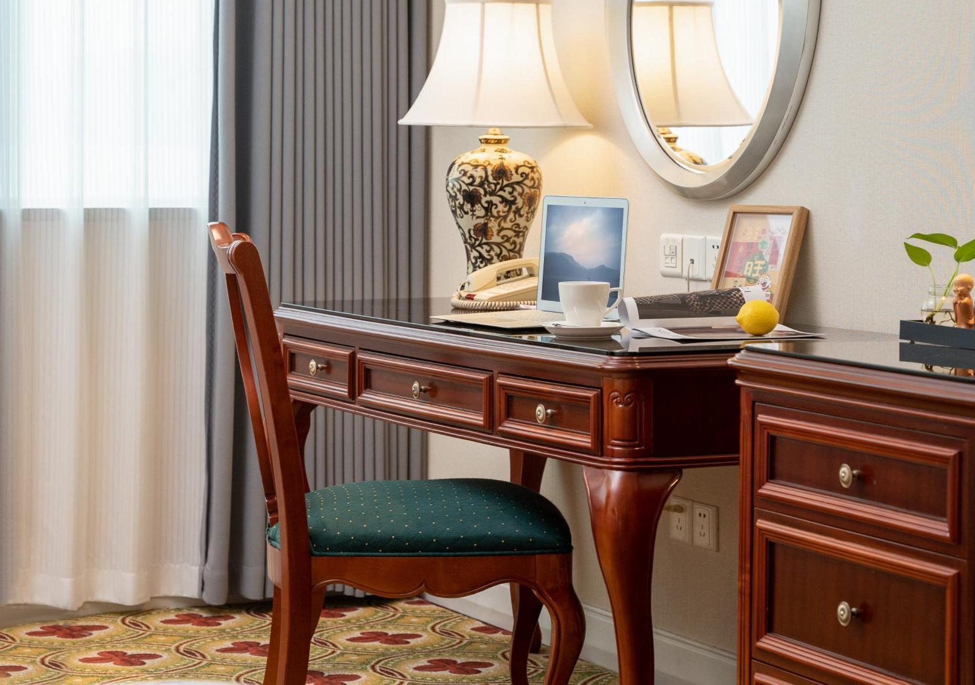 Ramada Plaza Optics Valley Hotel Wuhan Extérieur photo