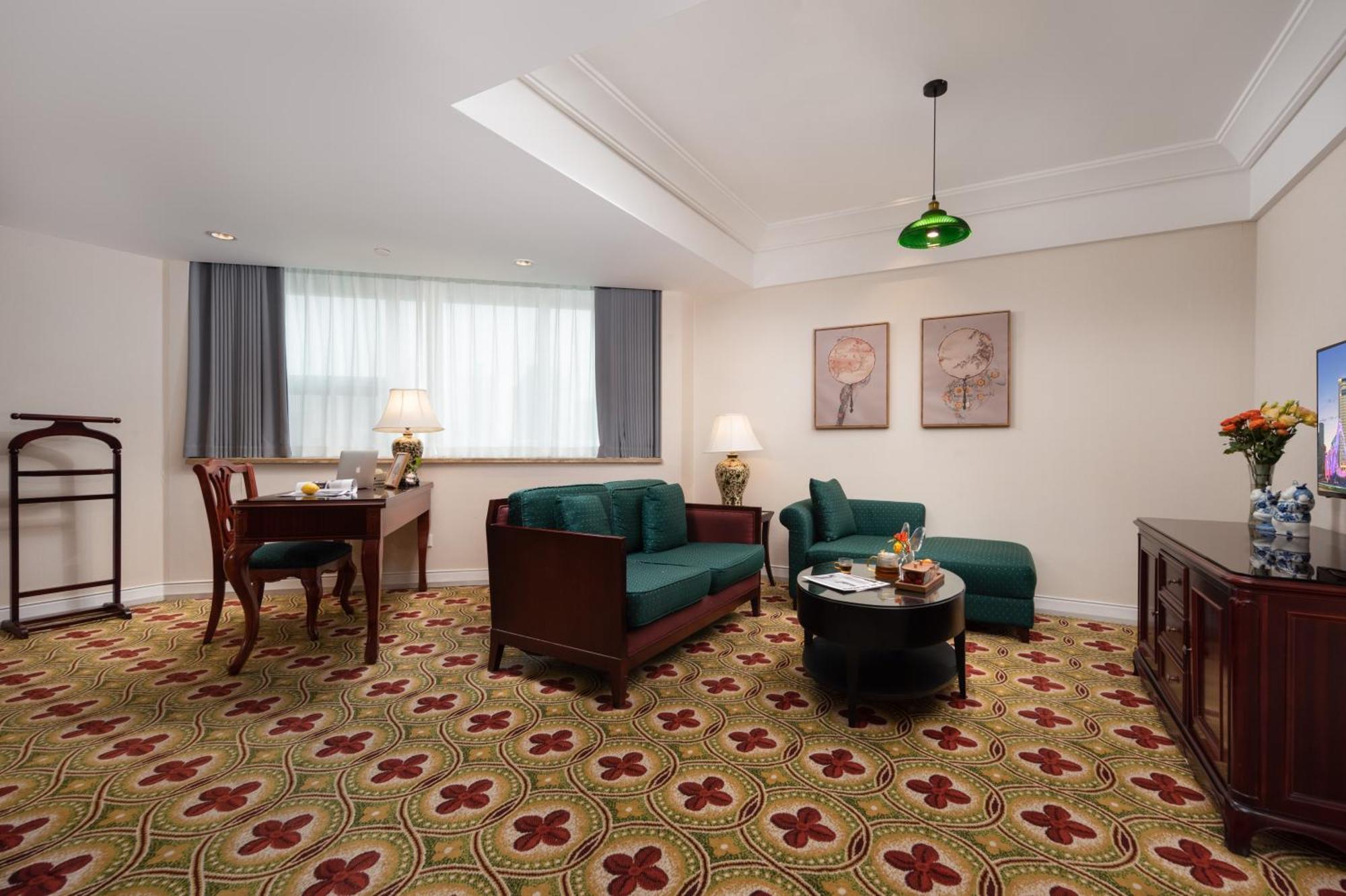 Ramada Plaza Optics Valley Hotel Wuhan Extérieur photo